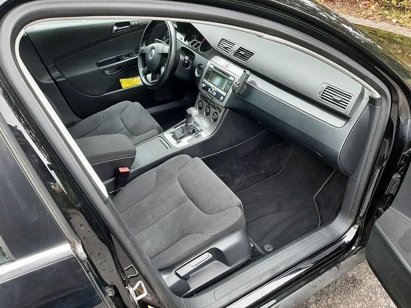 Schwarz Gebraucht 2006 VW Passat Comfortline Kombi | 2.500 € (Guter Preis) - Bild 1/4