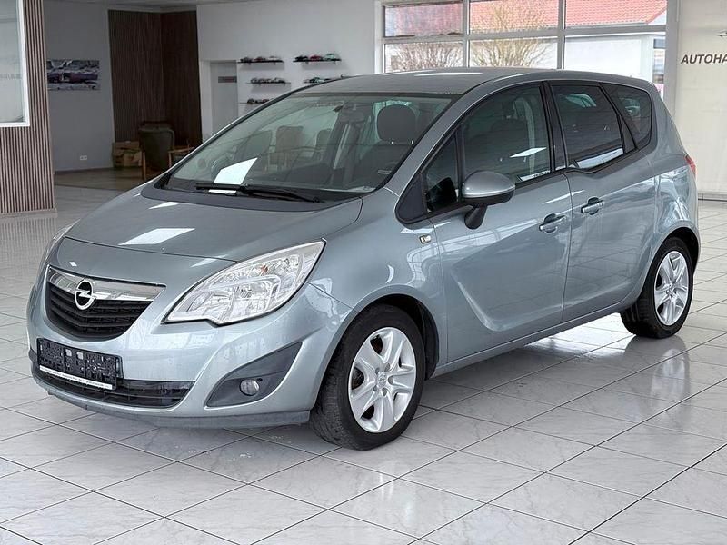 Gebraucht Opel Meriva Design Edition 101 PS (74 kW) 2012 Silber Van / Kleinbus