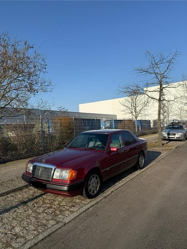 Gebraucht Mercedes E230 Sportline 136 PS (100 kW) 1991 Rot Limousine