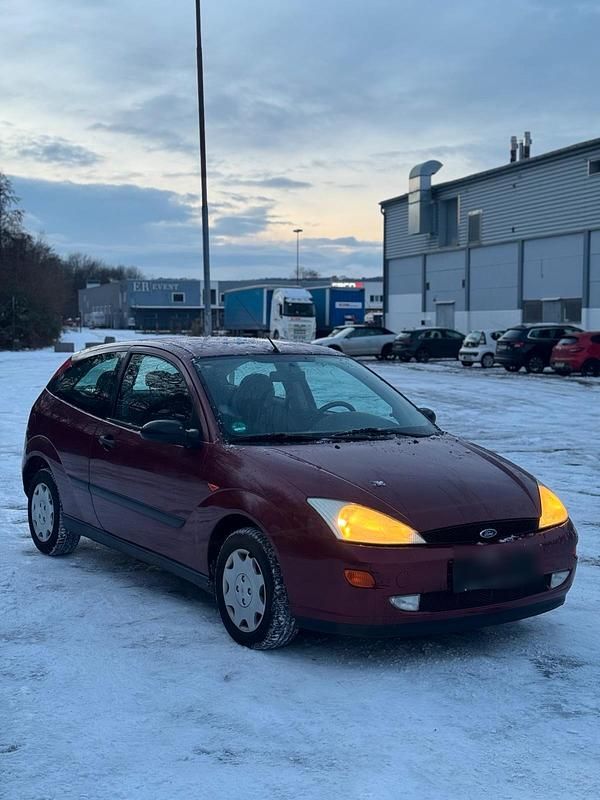 Andere farben Gebraucht 2000 Ford Focus Kleinwagen | 1.350 € (Fairer Preis) - Bild 1/4
