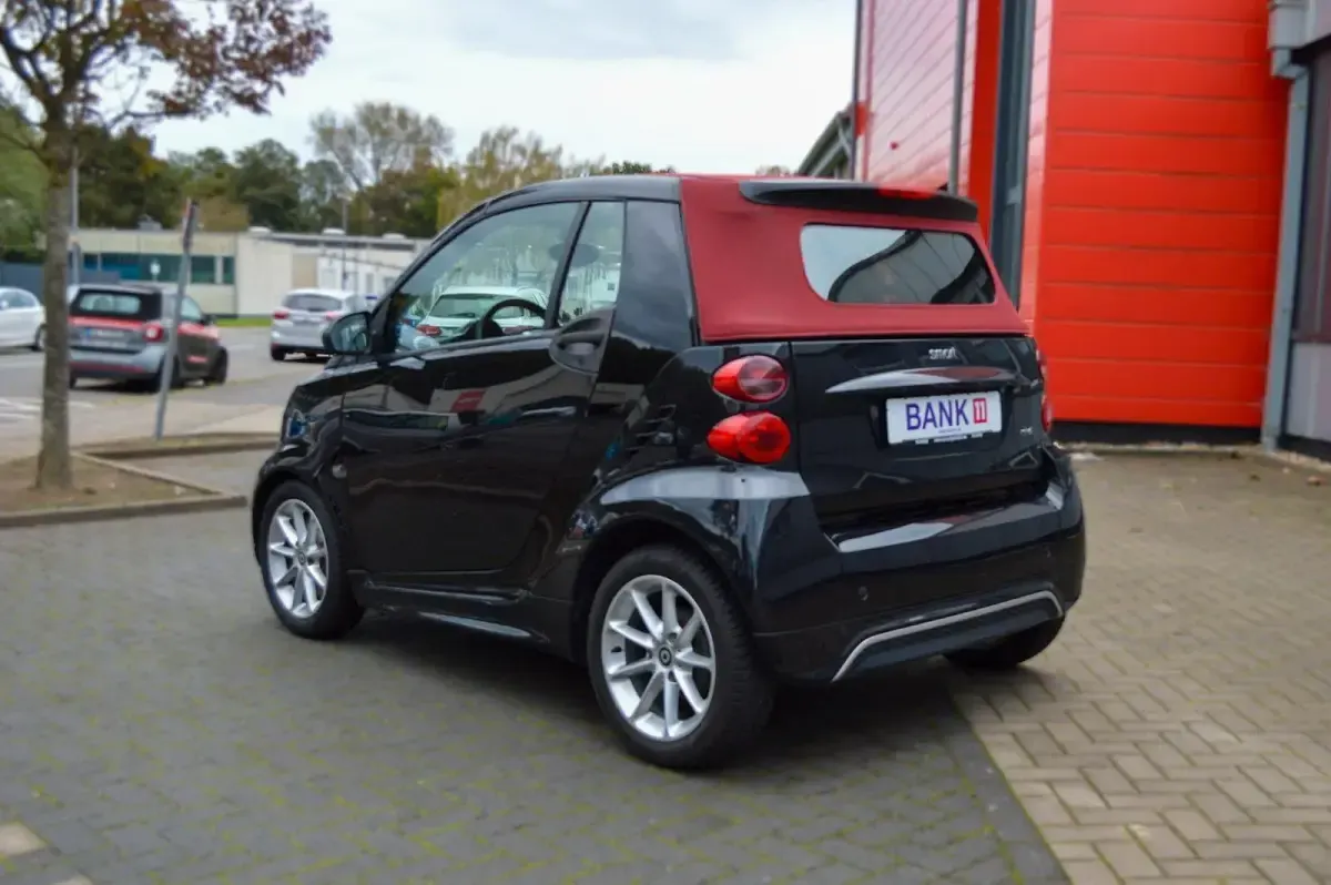 Gebraucht Smart ForTwo Cabrio Passion 71 PS (52 kW) 2012 Tridionszelle schwarz Cabrio