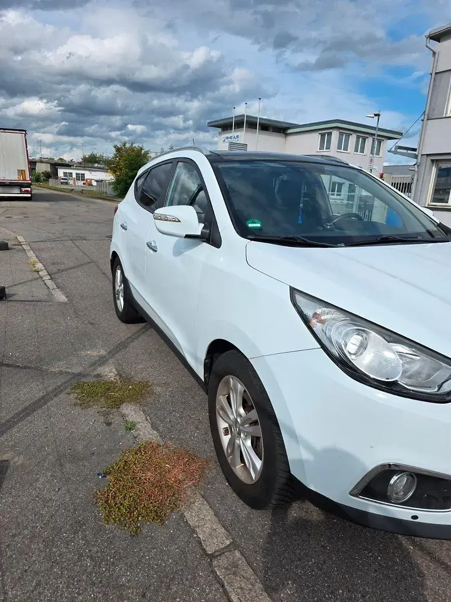 Gebraucht Hyundai ix35 Premium 184 PS (135 kW) 2011 Weiß SUV