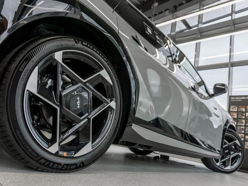 Neu Kia EV4 GT-Line 150 kW (204 PS) 2025 Wolfgrau metallic Kleinwagen