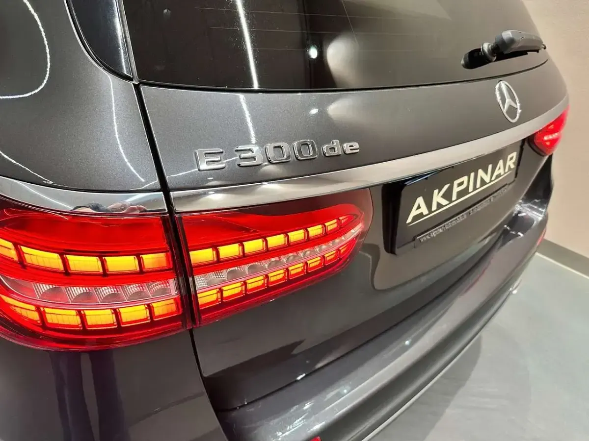 Gebraucht Mercedes E300 Exclusive 194 PS (142 kW) 2021 Graphitgrau Kombi