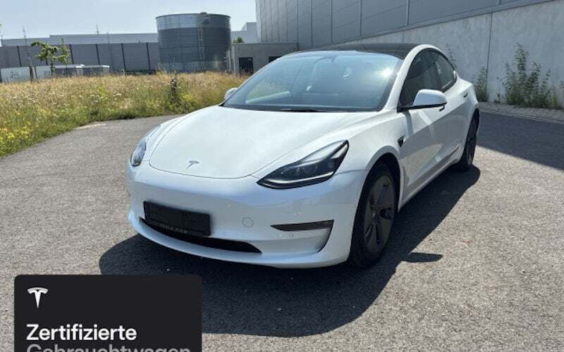 Weiß Gebraucht 2021 Tesla Model 3 Long Range Limousine | 30.600 € (Teuer) - Bild 1/4
