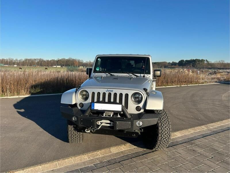 Silber Gebraucht 2011 Jeep Wrangler Sahara SUV | 27.000 € (Fairer Preis) - Bild 1/4