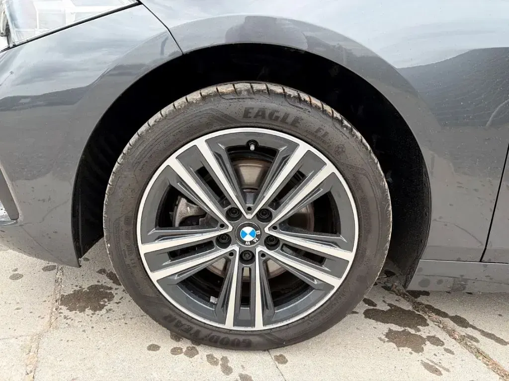 Gebraucht BMW 118 Advantage 136 PS (100 kW) 2021 Grau Limousine