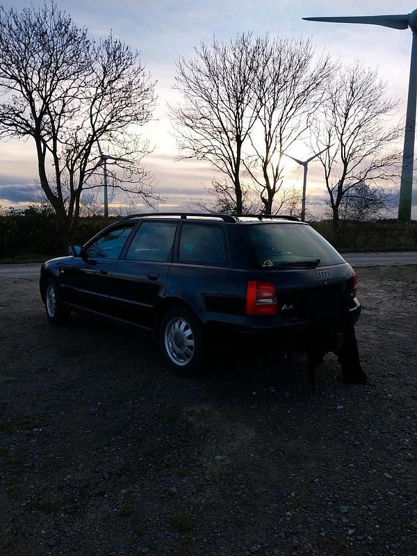 Gebraucht Audi A4 101 PS (74 kW) 1999 Blau Kombi