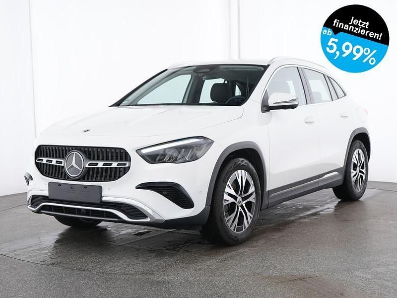 Weiß Gebraucht 2024 Mercedes GLA200 Progressive SUV | 39.890 € (Fairer Preis) - Bild 1/4