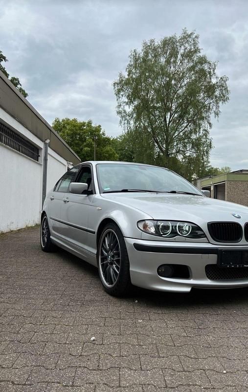 Silber Gebraucht 2002 BMW 330 M Sport Limousine | 6.899 € (Fairer Preis) - Bild 1/4