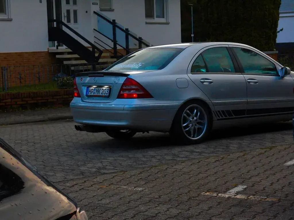Gebraucht Mercedes C180 Elegance 143 PS (105 kW) 2003 Silber Limousine