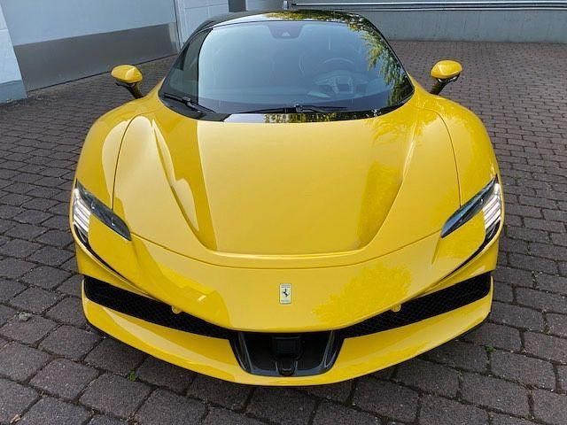 Gebraucht Ferrari SF90 2024 Gelb