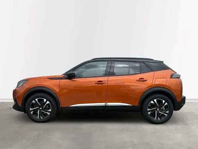 Gebraucht Peugeot e-2008 GT 100 kW (136 PS) 2023 Orange fusion (metallic) SUV