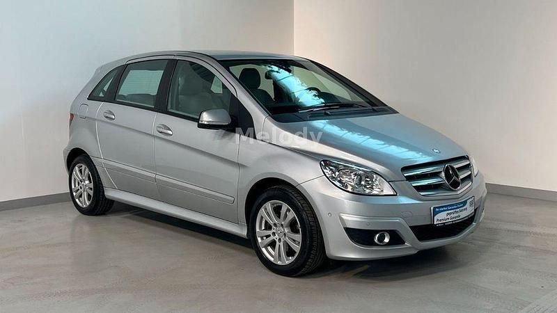 Silber Gebraucht 2009 Mercedes B200 Van / Kleinbus | 6.990 € (Etwas zu teuer) - Bild 1/4