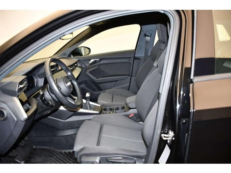 Gebraucht Audi A3 Ambiente 150 PS (110 kW) 2022 Brillantschwarz Limousine