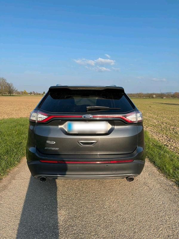 Gebraucht Ford Edge Titanium 180 PS (132 kW) 2017 Grau SUV