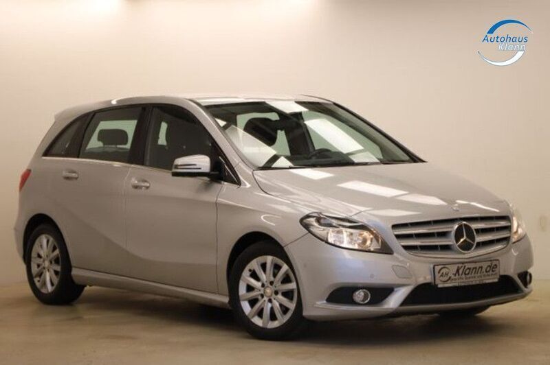 Silber Gebraucht 2012 Mercedes B180 Van / Kleinbus | 10.999 € (Etwas zu teuer) - Bild 1/4