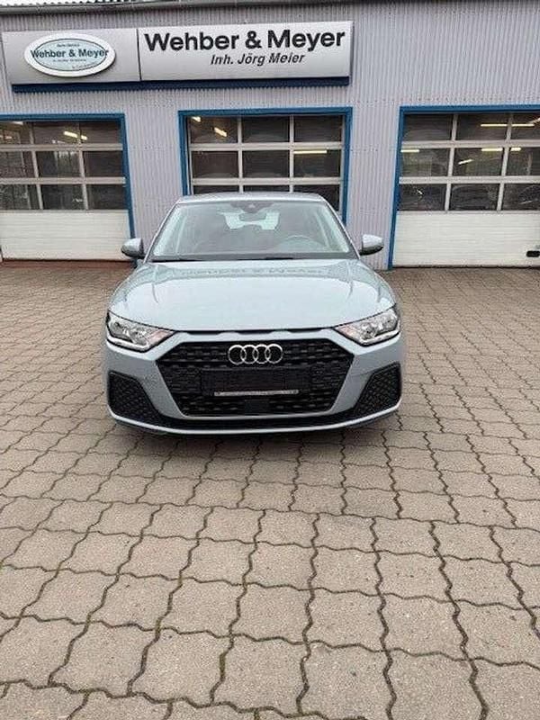 Gebraucht Audi A1 Sportback Basis 95 PS (69 kW) 2023 Grau Kleinwagen