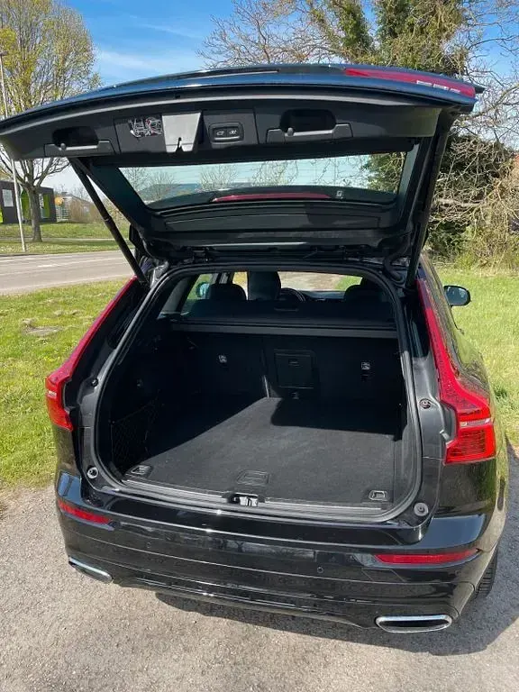 Gebraucht Volvo XC60 R-Design 197 PS (144 kW) 2021 Schwarz SUV