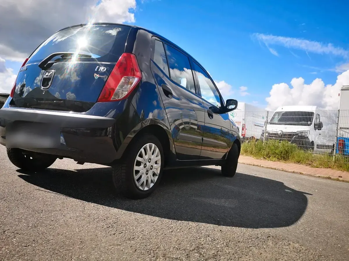 Gebraucht Hyundai i10 67 PS (49 kW) 2010 Schwarz Kleinwagen