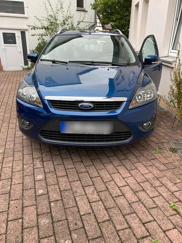 Blau Gebraucht 2009 Ford Focus Kombi | 2.800 € (Etwas zu teuer) - Bild 1/4