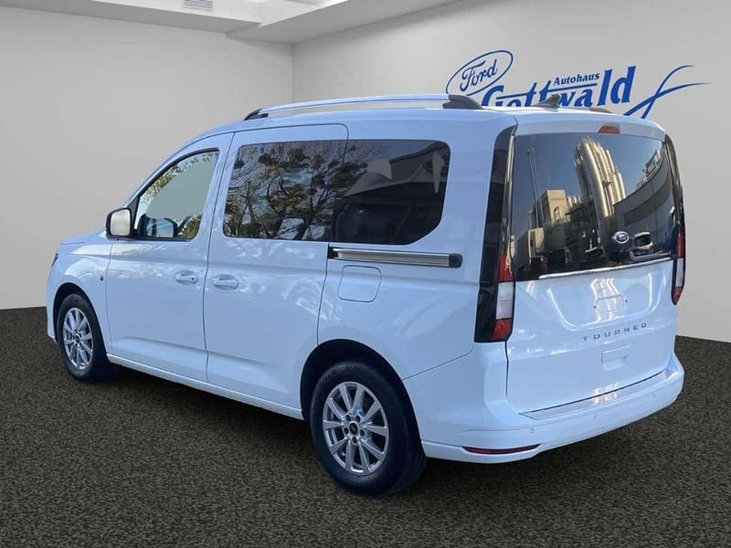 Gebraucht Ford Tourneo Connect Titanium 114 PS (83 kW) 2023 Frostweiß Van / Kleinbus