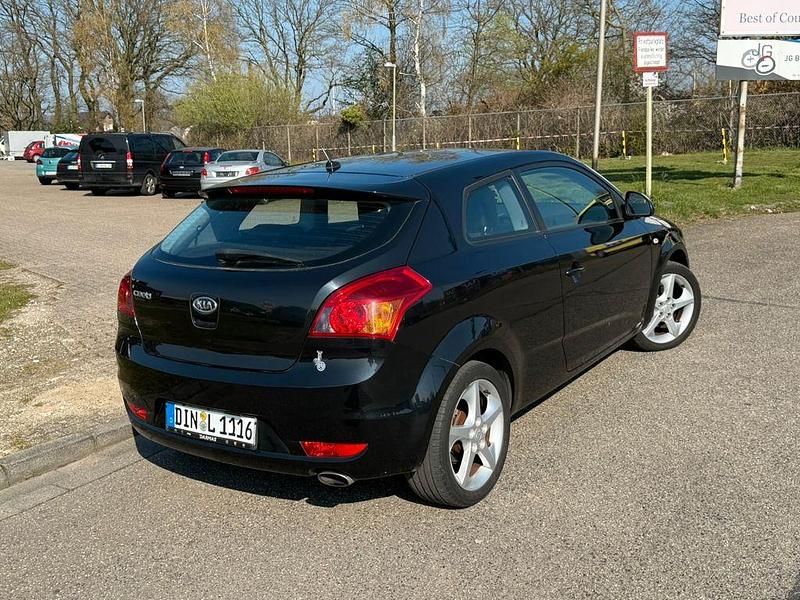 Gebraucht Kia ProCeed 125 PS (91 kW) 2009 Schwarz Kleinwagen