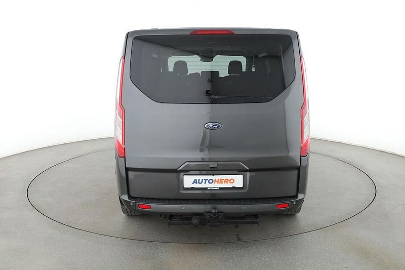 Gebraucht Ford Tourneo Custom Titanium 185 PS (136 kW) 2019 Grau Van