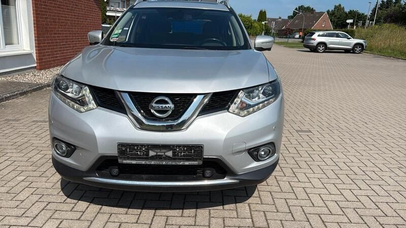 Silber Gebraucht 2014 Nissan X-Trail Tekna SUV | 10.500 € (Superpreis) - Bild 1/4