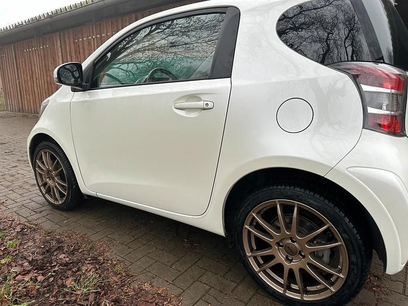 Second-hand Toyota iQ 68 CP (50 kW) 2009 Alb Hatchback