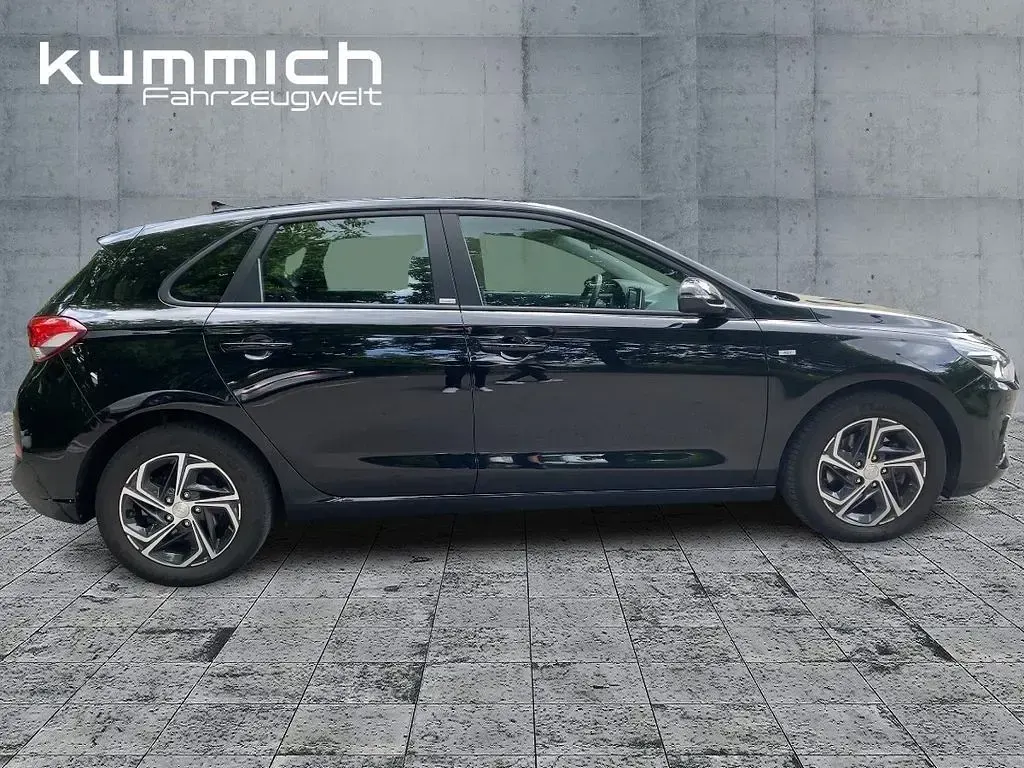 Gebraucht Hyundai i30 Trend 159 PS (116 kW) 2021 Schwarz Limousine
