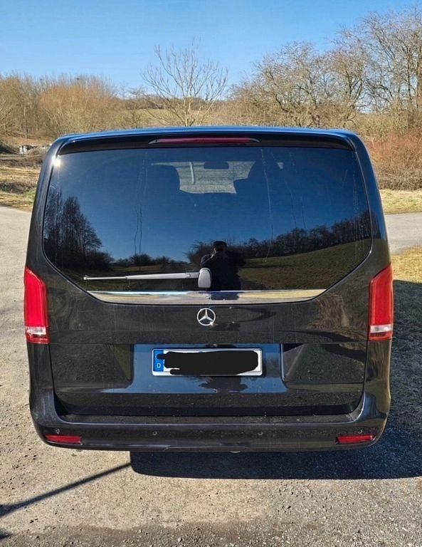 Gebraucht Mercedes V300 Avantgarde Edition 237 PS (174 kW) 2022 Schwarz Van / Kleinbus