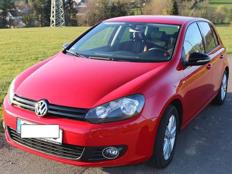 Rot Gebraucht 2012 VW Golf VII Match Limousine | 7.300 € (Fairer Preis) - Bild 1/4