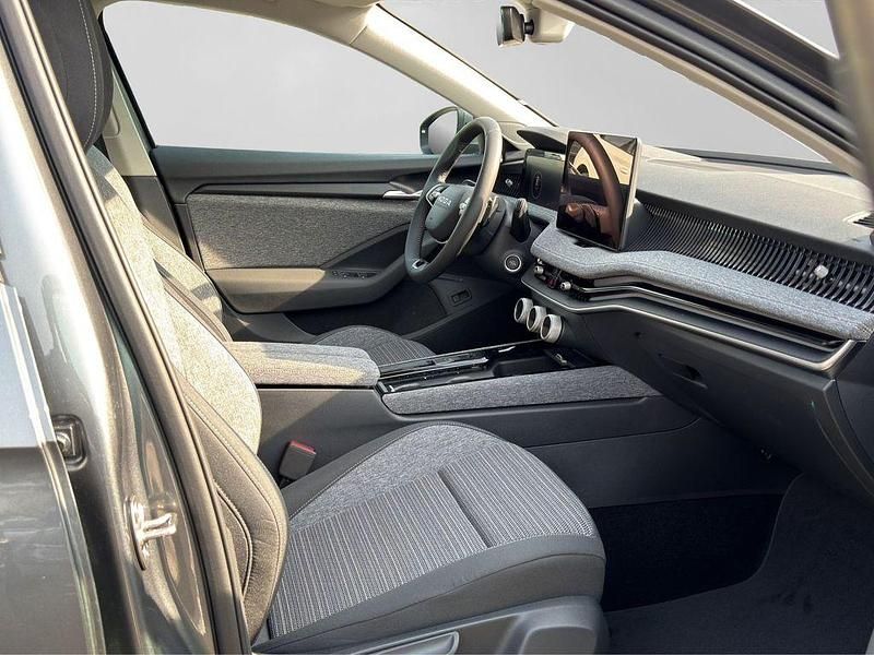 Neu Skoda Superb Selection 193 PS (141 kW) 2026 Grau Kombi