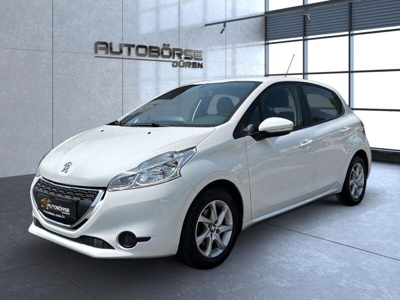 Weiß Gebraucht 2015 Peugeot 208 Active Kleinwagen | 6.999 € (Etwas zu teuer) - Bild 1/4