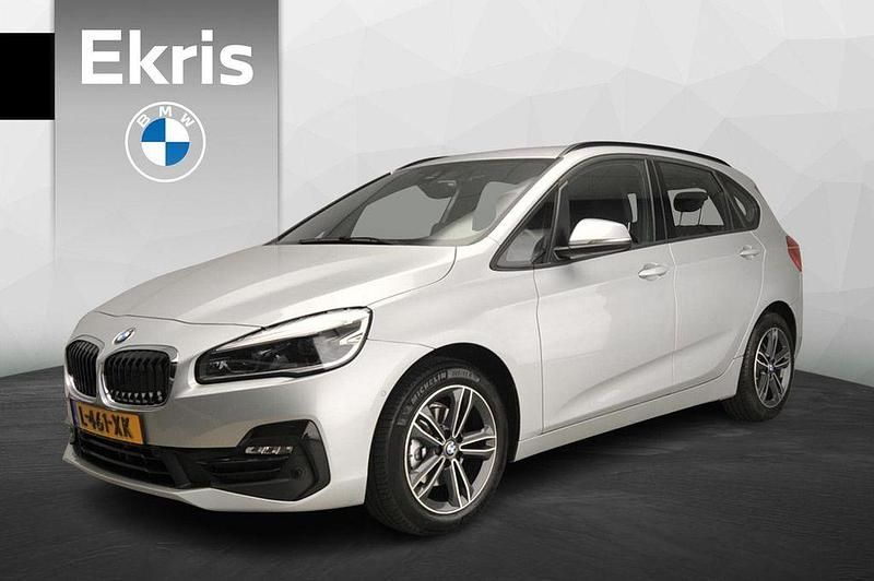 Grau Gebraucht 2021 BMW 218 Active Tourer Sport Line Van / Kleinbus | 23.250 € (Fairer Preis) - Bild 1/4