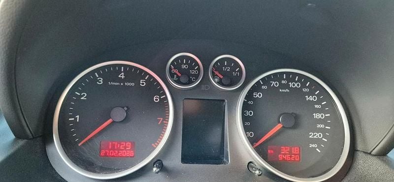 Second-hand Audi A2 110 CP (80 kW) 2003 Roșu Hatchback