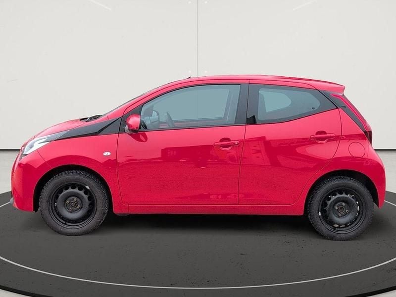 Gebraucht Toyota Aygo X-play 72 PS (52 kW) 2021 Vulcanorot Kleinwagen