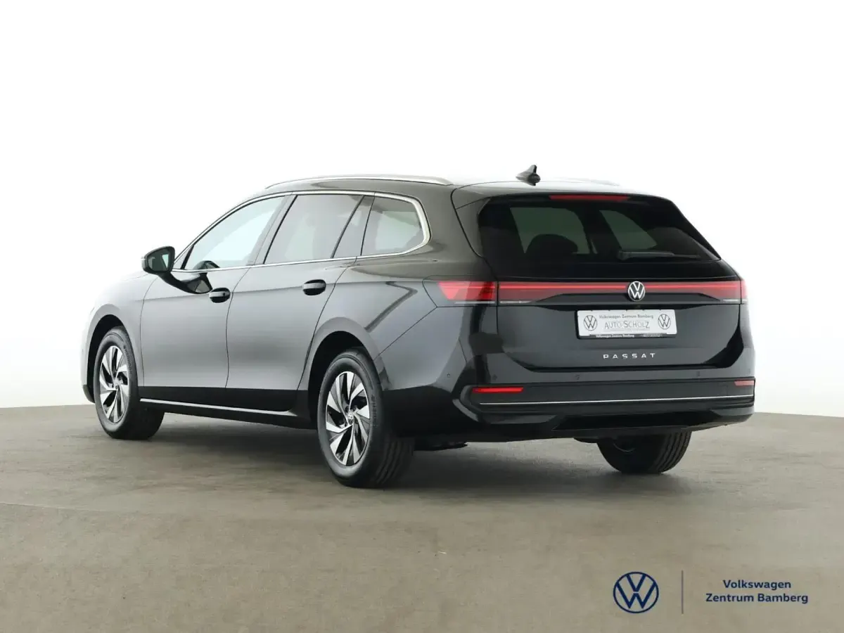 Gebraucht VW Passat Business 150 PS (110 kW) 2025 Schwarz Kombi