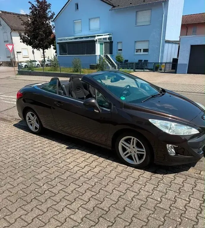 Gebraucht Peugeot 308 CC Premium 156 PS (114 kW) 2011 Braun Cabrio
