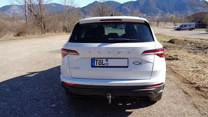 Gebraucht Skoda Karoq 150 PS (110 kW) 2023 Weiß SUV