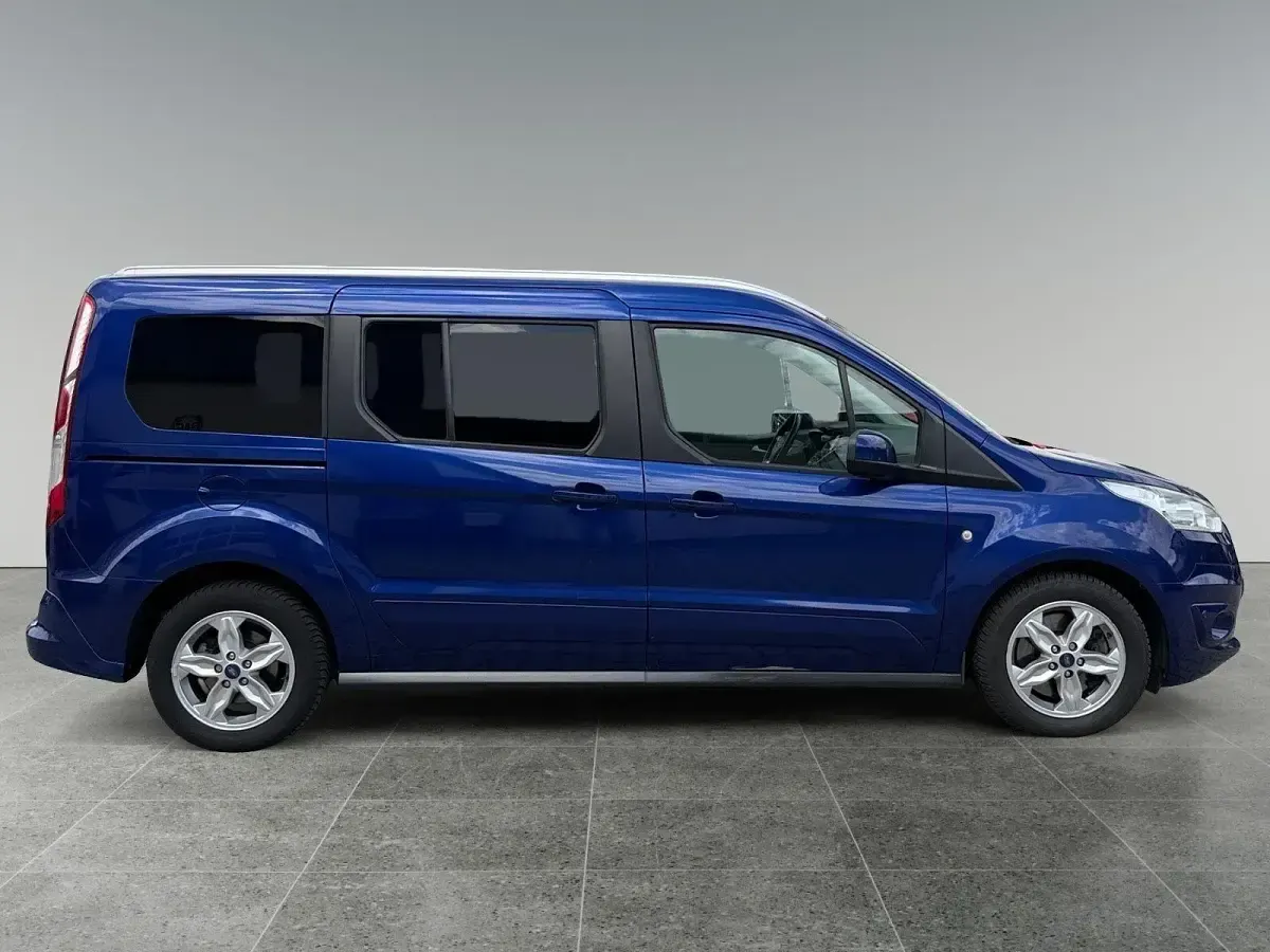 Gebraucht Ford Tourneo Titanium 120 PS (88 kW) 2017 Blau Van / Kleinbus