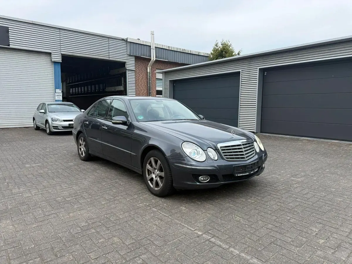 Gebraucht Mercedes E280 190 PS (139 kW) 2008 Grau Limousine