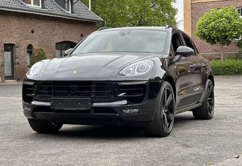 Schwarz Gebraucht 2016 Porsche Macan SUV | 26.799 € (Fairer Preis) - Bild 1/4