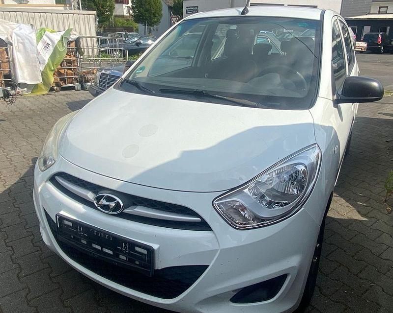 Weiß Gebraucht 2012 Hyundai i10 Kleinwagen | 850 € (Superpreis) - Bild 1/4