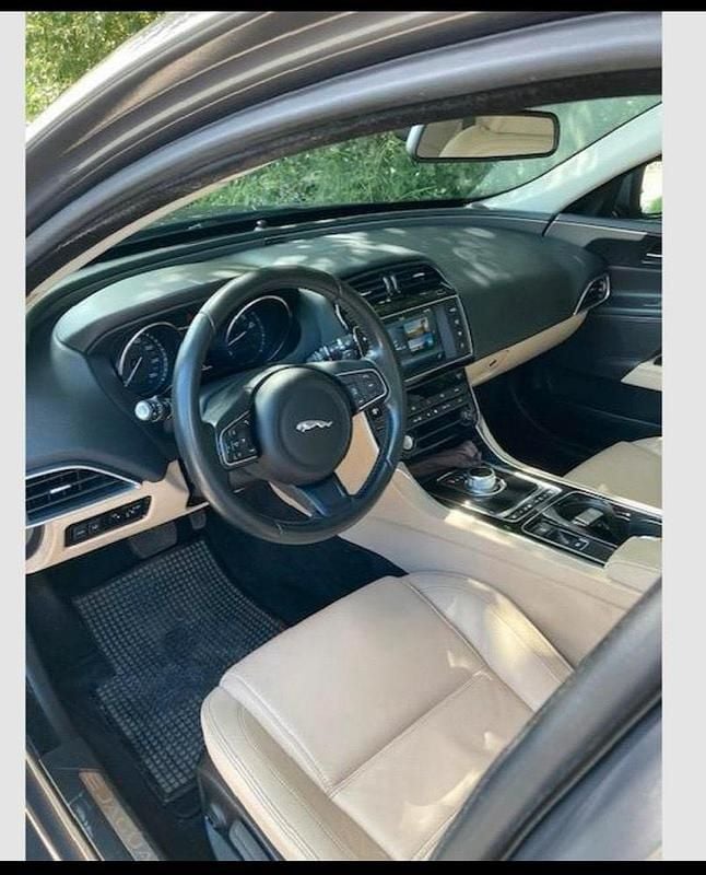 Gebraucht Jaguar XE 241 PS (177 kW) 2015 Grau Limousine