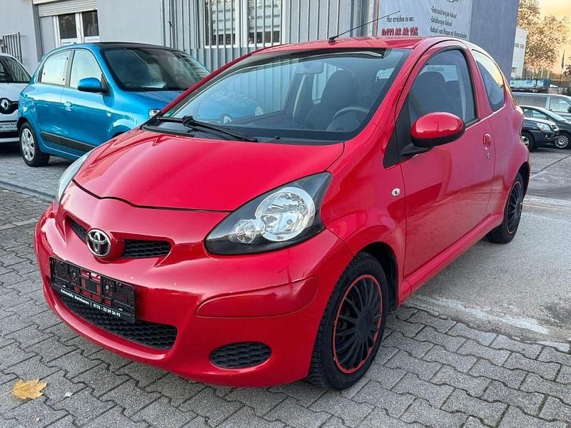 Rot Gebraucht 2011 Toyota Aygo Cool Kleinwagen | 2.999 € (Fairer Preis) - Bild 1/4