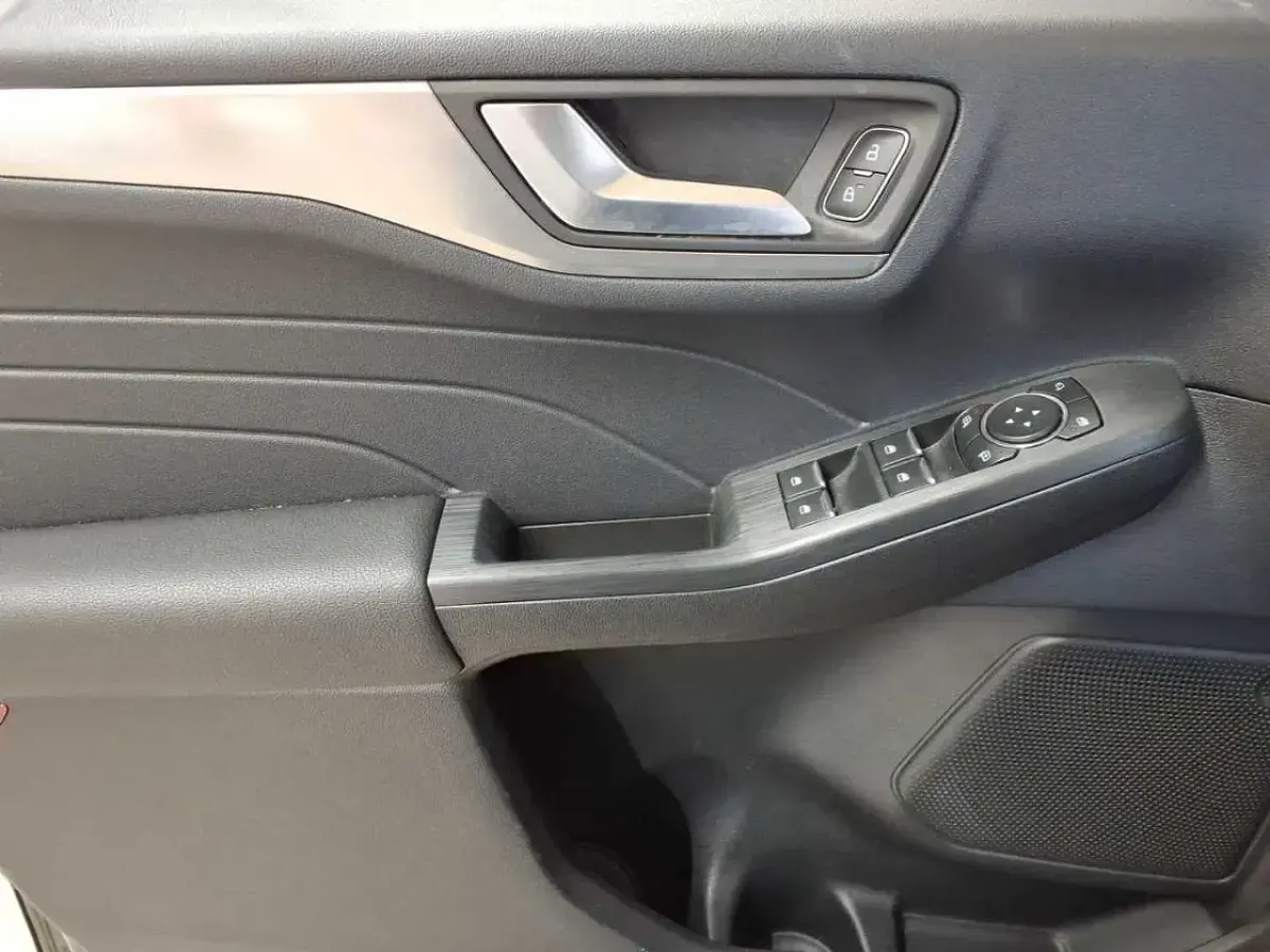 Gebraucht Ford Kuga Titanium 120 PS (88 kW) 2022 Agate black metallic SUV