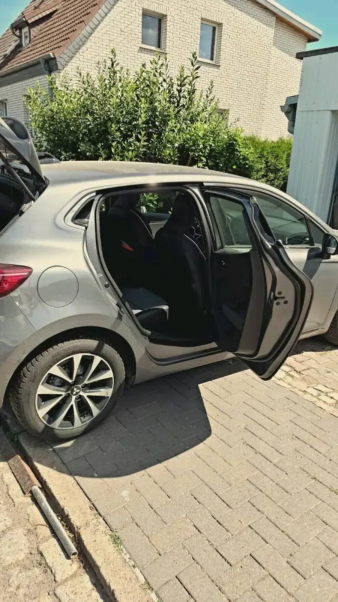 Gebraucht Mitsubishi Colt 91 PS (66 kW) 2024 Grau Kleinwagen
