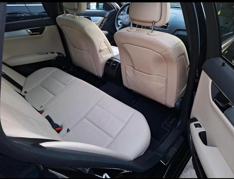 Gebraucht Mercedes C250 204 PS (150 kW) 2009 Schwarz Kombi